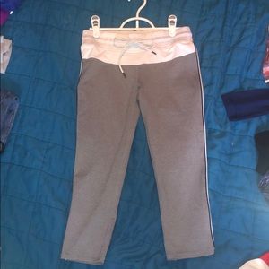 Elastic waist band leggings